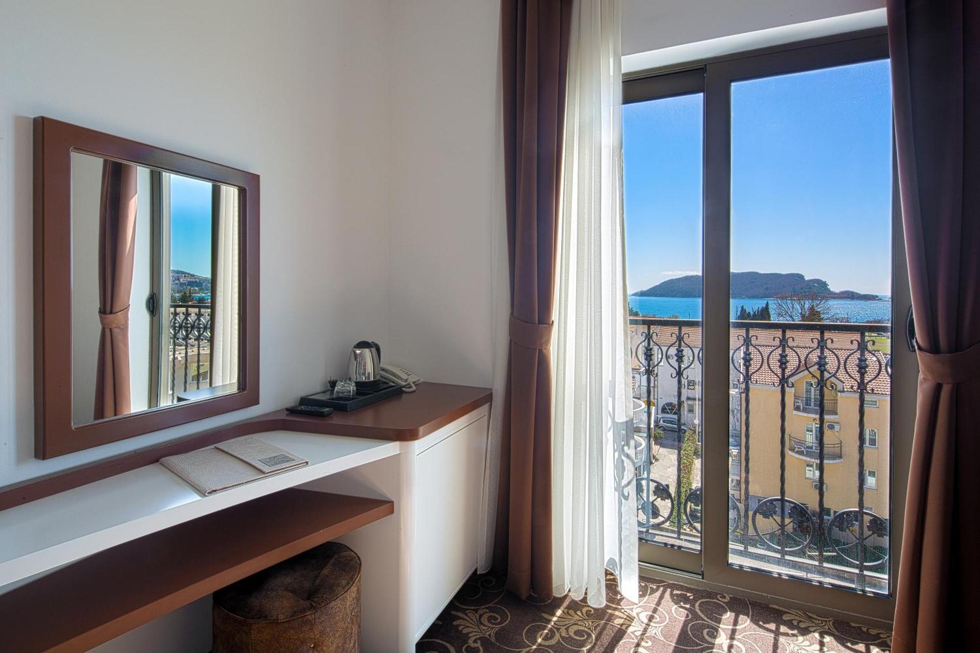 Hotel Pozzo Будва Екстер'єр фото