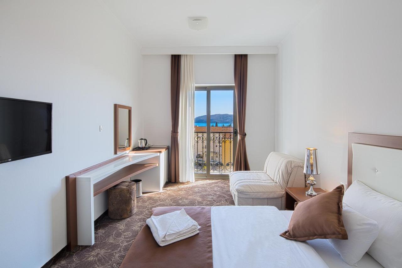Hotel Pozzo Будва Екстер'єр фото