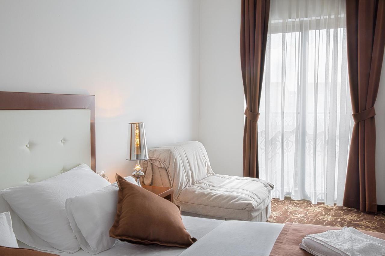 Hotel Pozzo Будва Екстер'єр фото