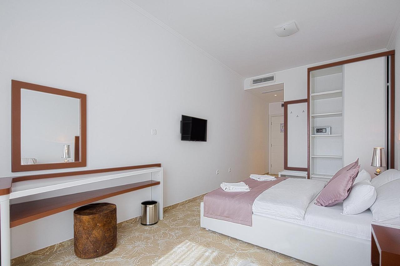 Hotel Pozzo Будва Екстер'єр фото