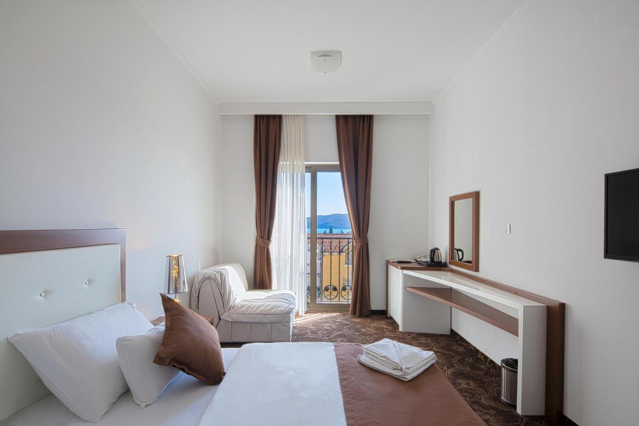 Hotel Pozzo Будва Екстер'єр фото