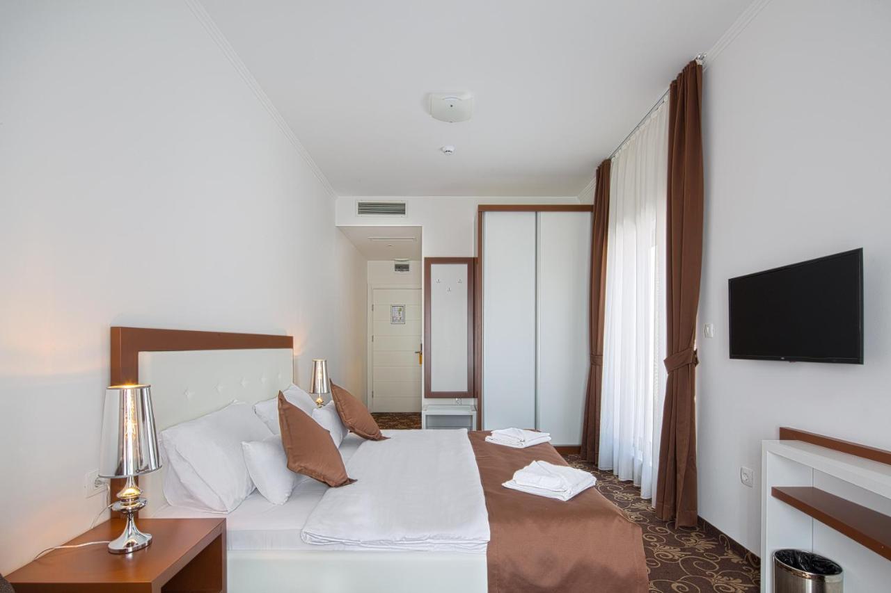 Hotel Pozzo Будва Екстер'єр фото