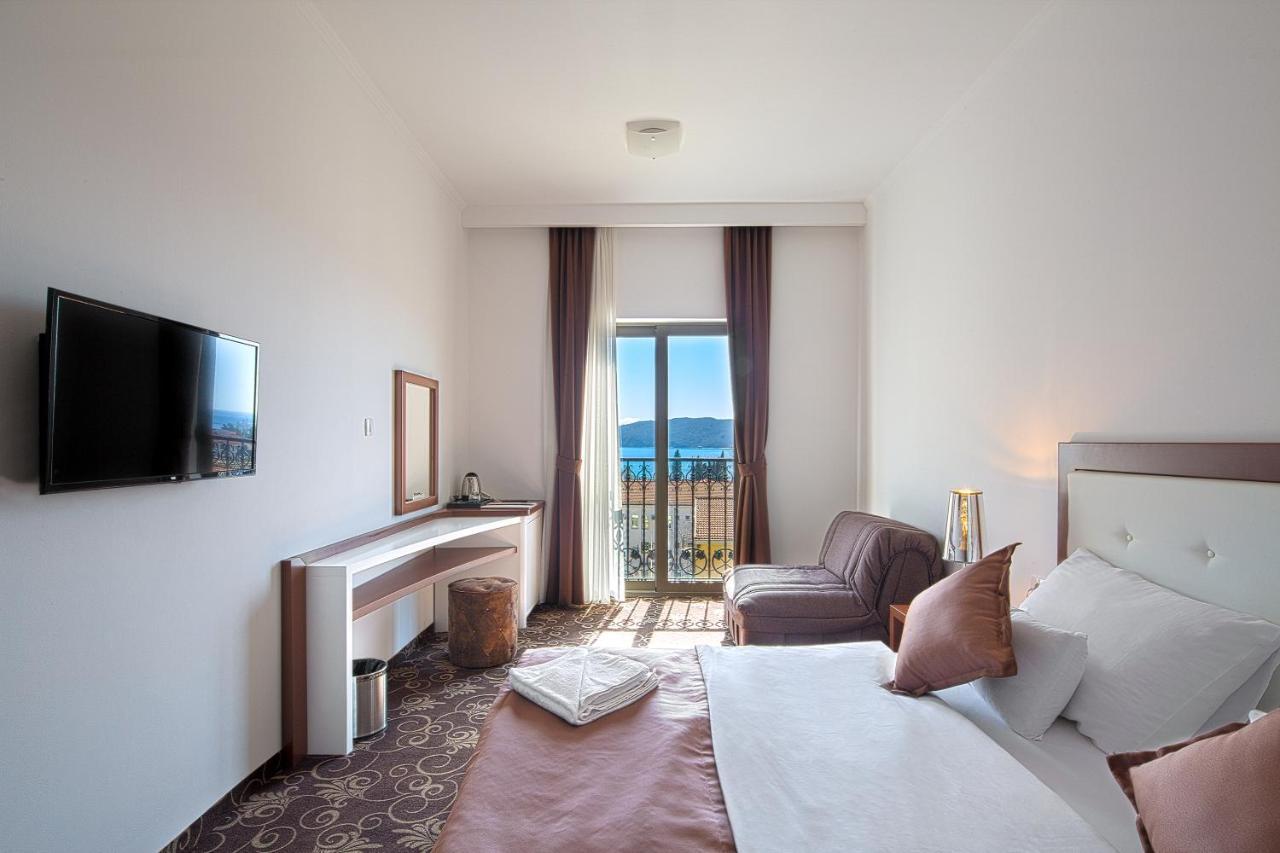 Hotel Pozzo Будва Екстер'єр фото