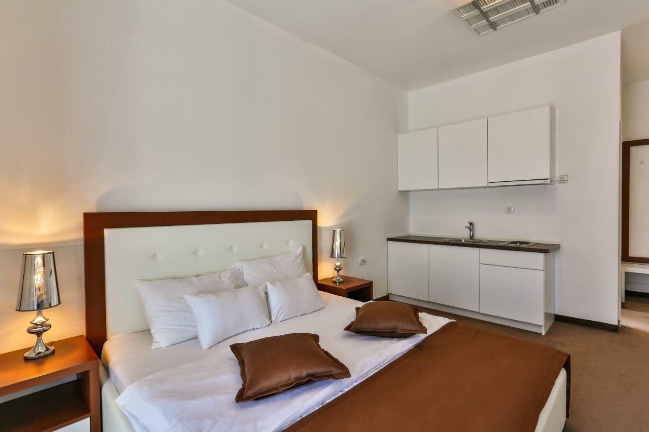 Hotel Pozzo Будва Екстер'єр фото