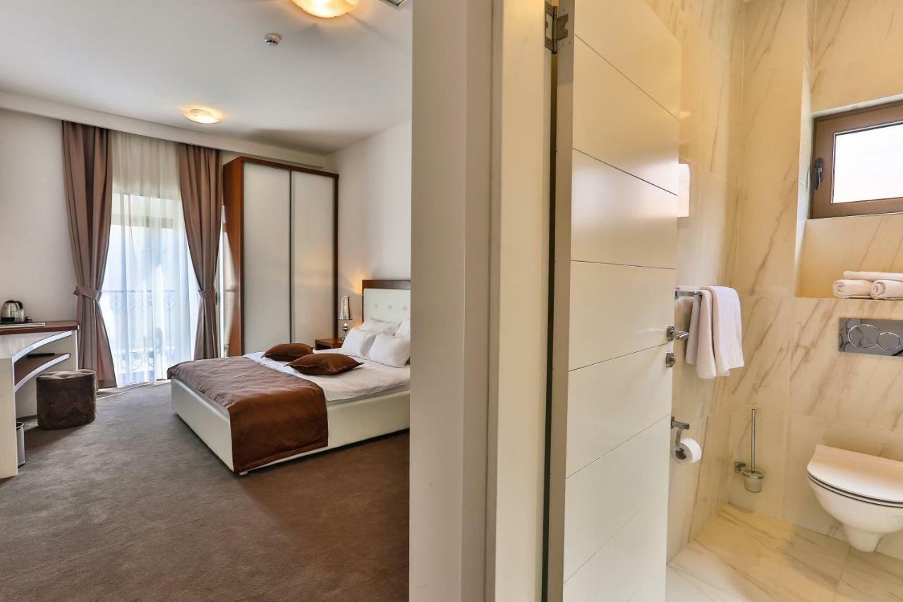 Hotel Pozzo Будва Екстер'єр фото