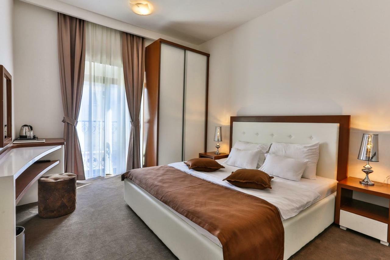 Hotel Pozzo Будва Екстер'єр фото